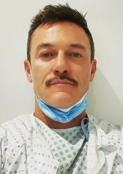Luke Evans photo