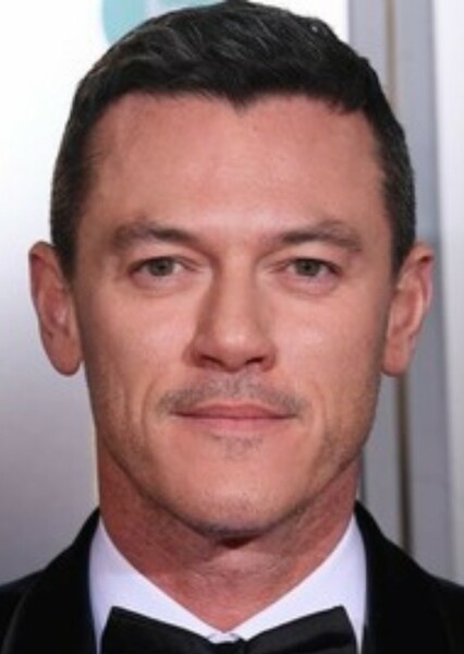 Luke Evans photo