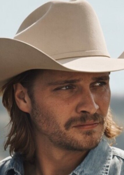 Luke Grimes photo
