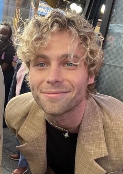 Luke Hemmings photo