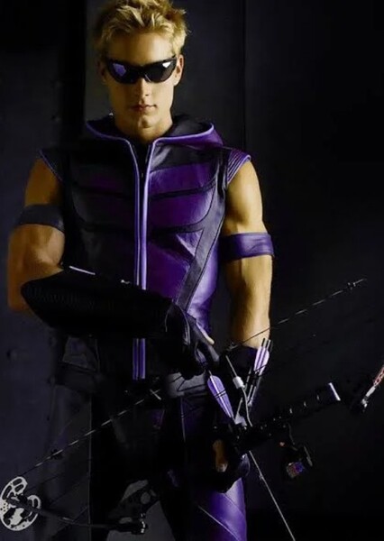 Luke Mitchell photo