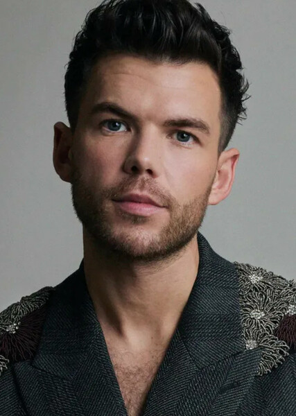 Luke Newton photo
