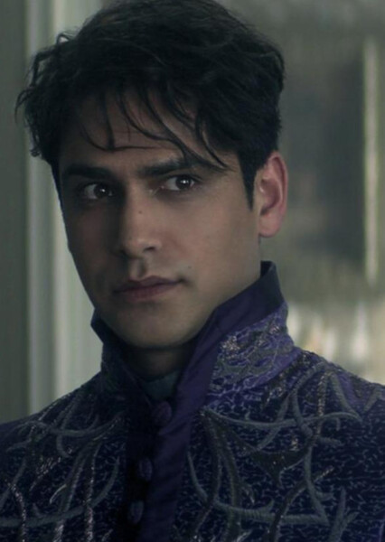 Luke Pasqualino photo