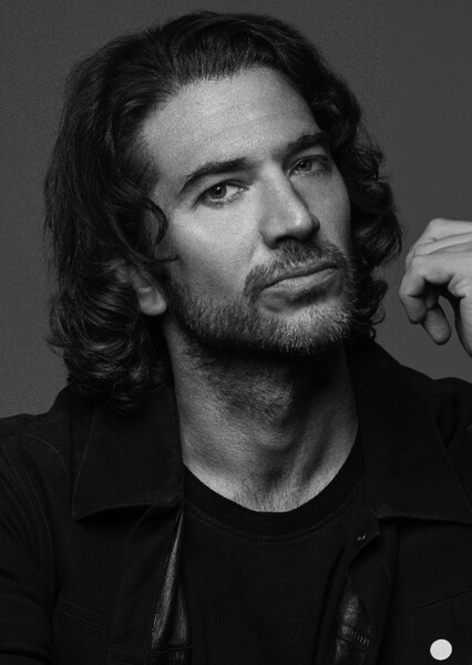 Luke Roberts photo