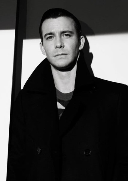 Luke Thompson photo