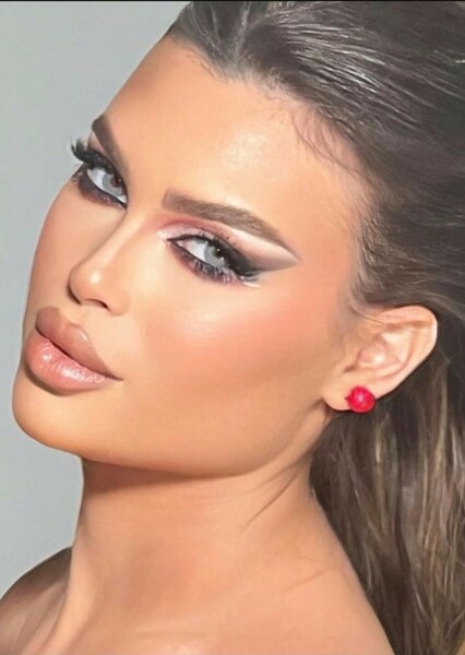 Lura Ezzat photo