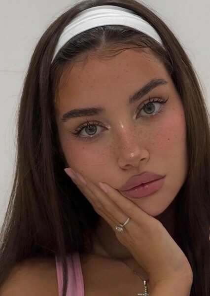 Lusya Abramovskaya photo