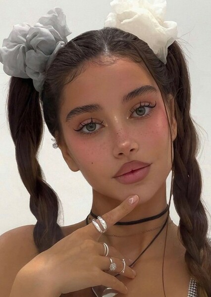 Lusya Abramovskaya photo