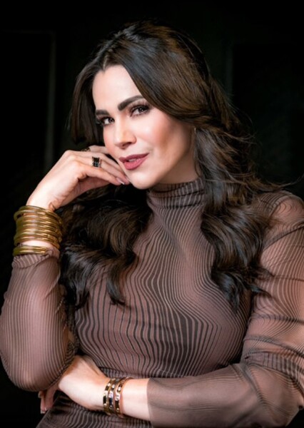 Luz Elena González as Chole Rivera in El Tigre