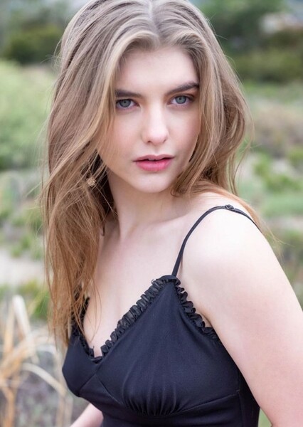 Lyliana Wray photo