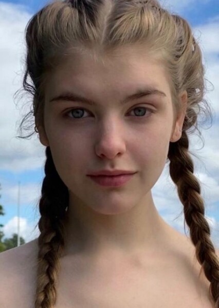 Lyliana Wray photo