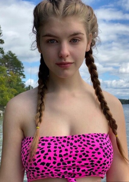 Lyliana Wray photo