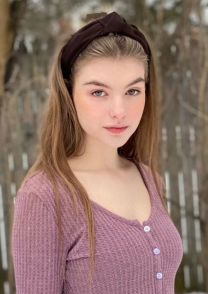 Lyliana Wray photo