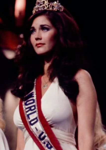 Lynda Carter photo