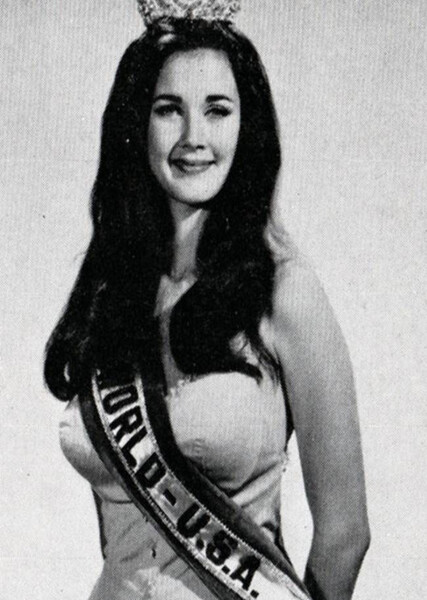 Lynda Carter photo