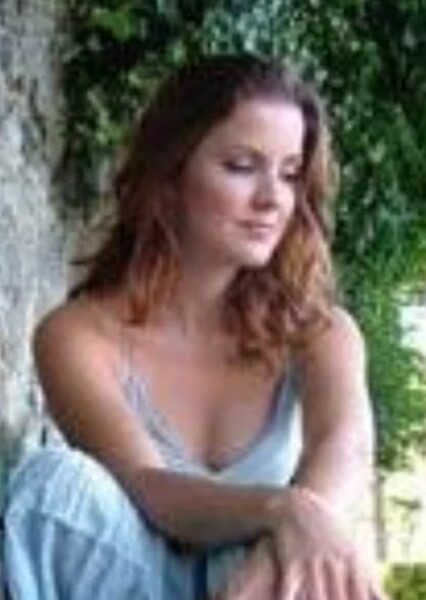 Lynn Hilary photo