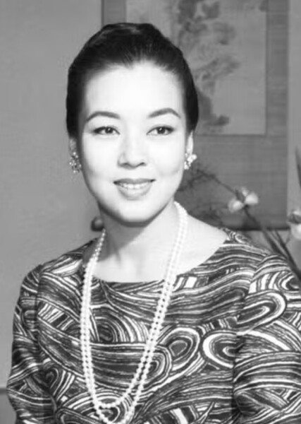 Machiko Kyō photo