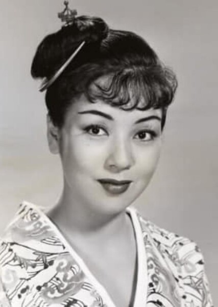 Machiko Kyō photo