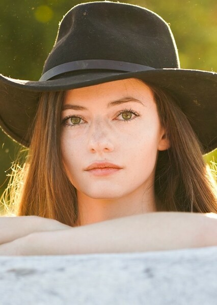 Mackenzie Foy photo