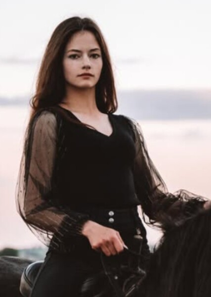 Mackenzie Foy photo
