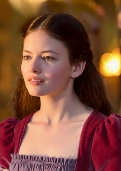 Mackenzie Foy photo