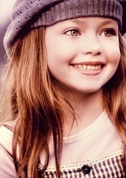 Mackenzie Foy photo