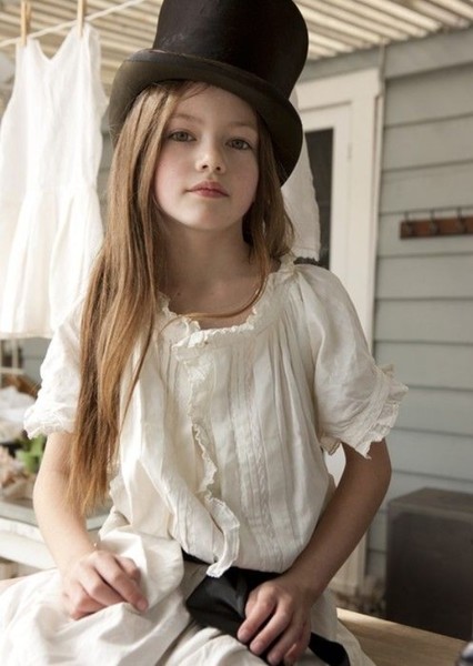 Mackenzie Foy photo