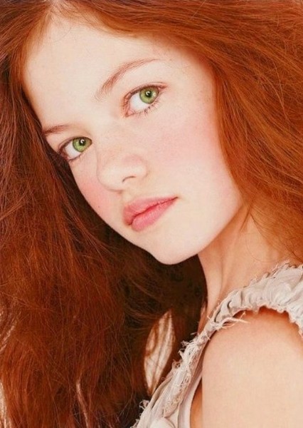 Mackenzie Foy photo