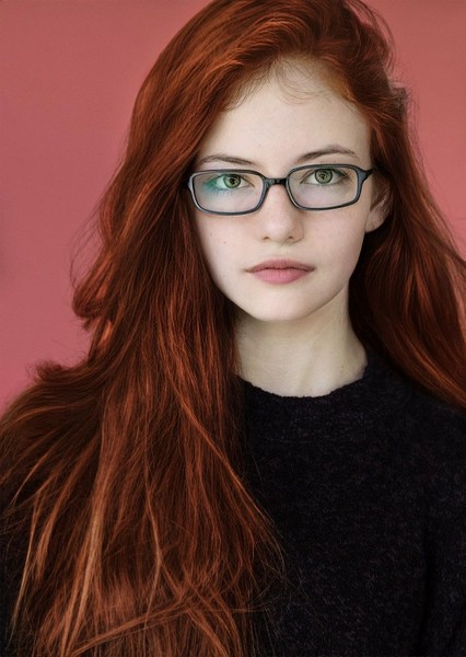 Mackenzie Foy photo