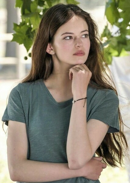 Mackenzie Foy photo