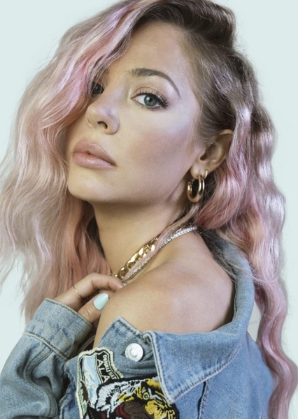 MacKenzie Porter photo