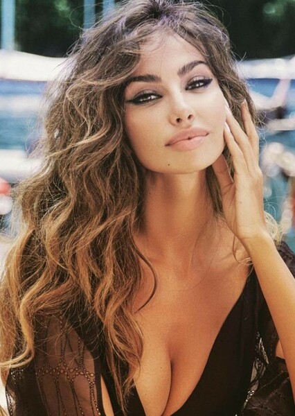 Mădălina Ghenea photo