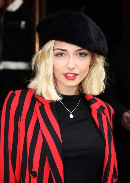 Maddie Hasson photo