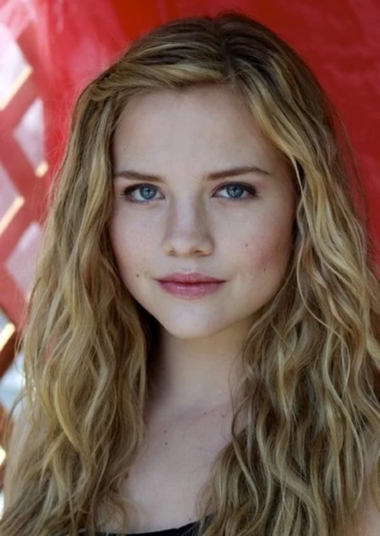 Maddie Hasson photo