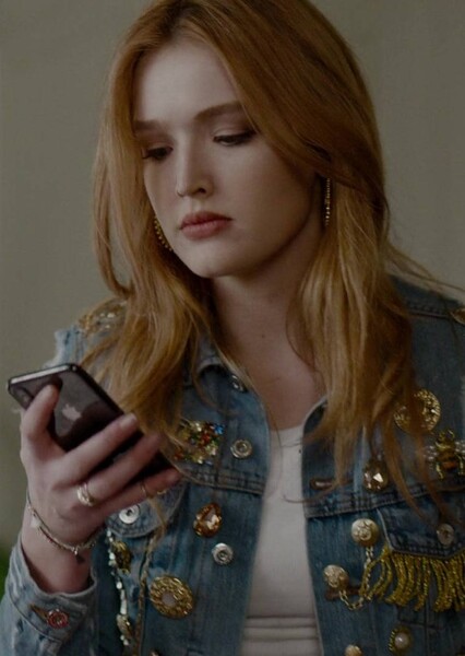 Maddison Brown photo