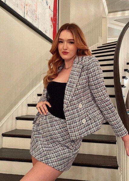 Maddison Brown photo