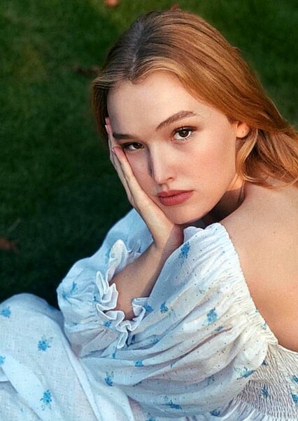 Maddison Brown photo