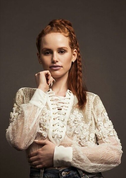 Madelaine Petsch photo