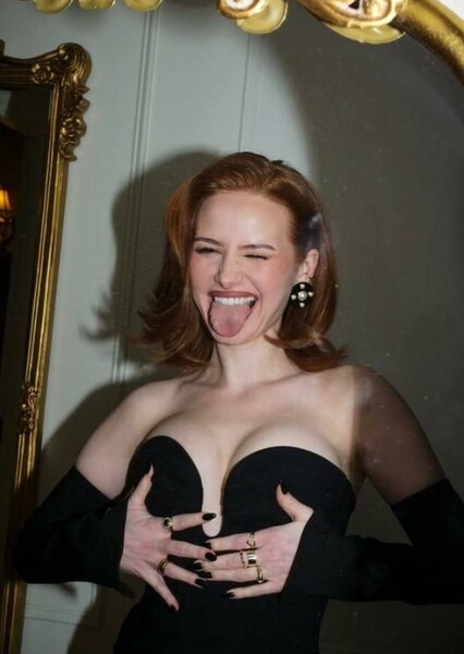 Madelaine Petsch photo