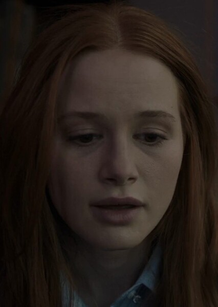 Madelaine Petsch photo