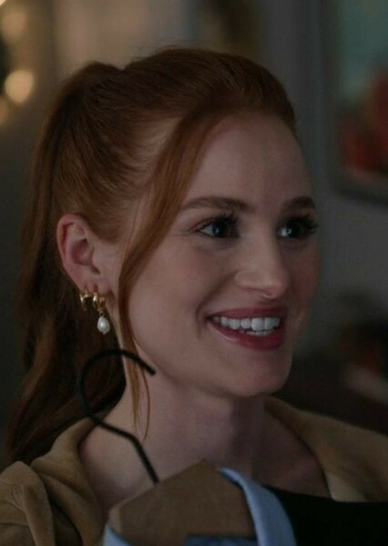 Madelaine Petsch photo