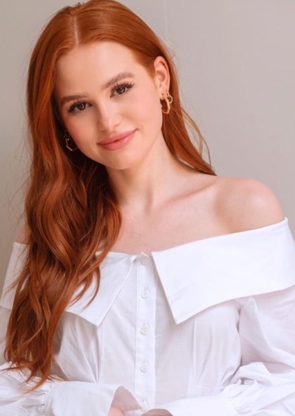 Madelaine Petsch photo