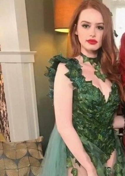 Madelaine Petsch photo