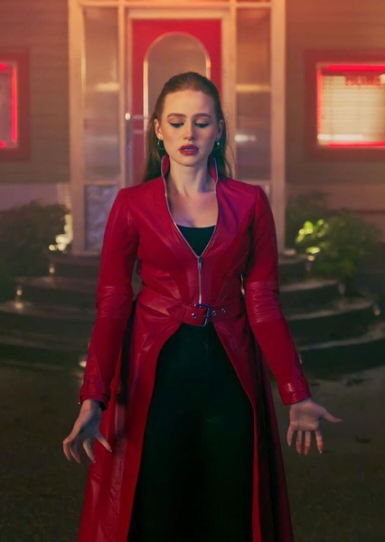 Madelaine Petsch photo