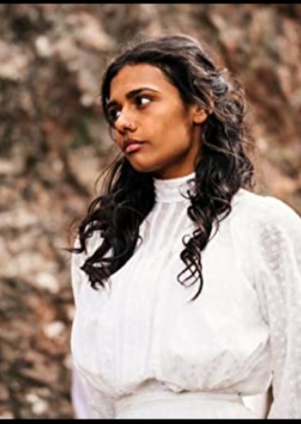 Madeleine Madden photo