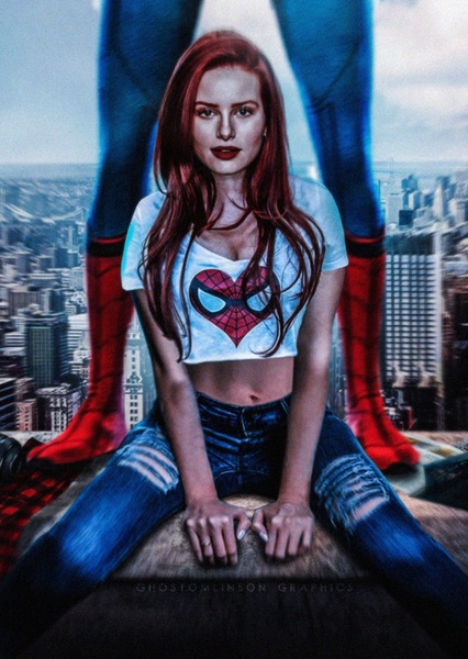 Madeleine Petsch photo