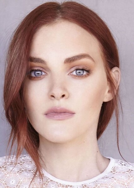 Madeline Brewer photo