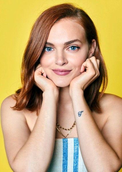 Madeline Brewer photo