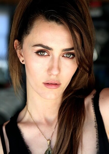 Madeline Zima photo