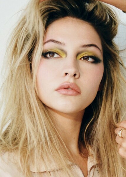 Madelyn Cline photo